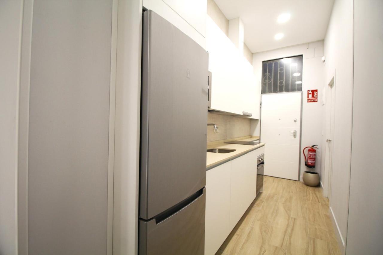 Apartamento En Embajadores Madrid Exterior foto
