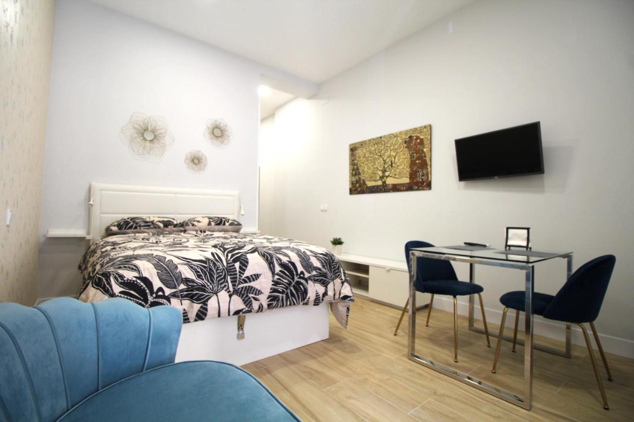 Apartamento En Embajadores Madrid Exterior foto